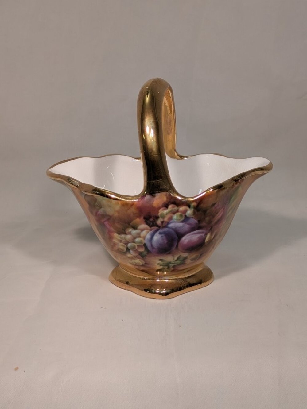 HAND PAINTED ARTIST Signed Sovereign China Basket Collectors Piece - Picture 4 of 8